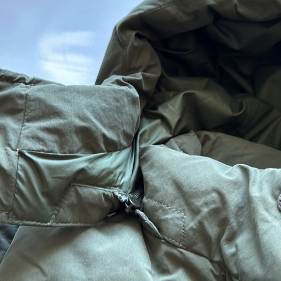 The North Face Women's Forester Down Jacket in Military Olive Green Size S/P - Picture 13 of 16